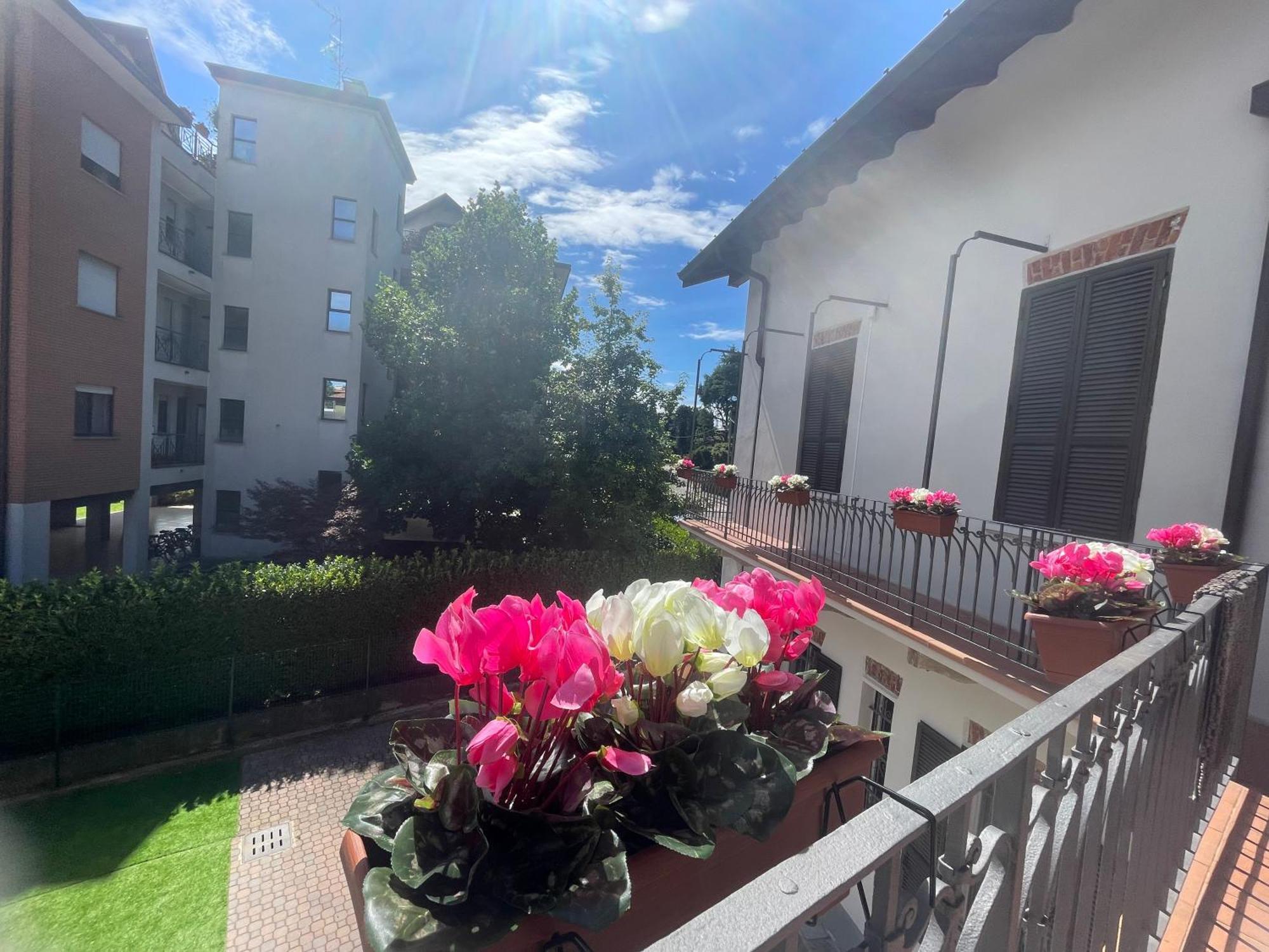 Villa Simona Malpensa Gallarate Buitenkant foto