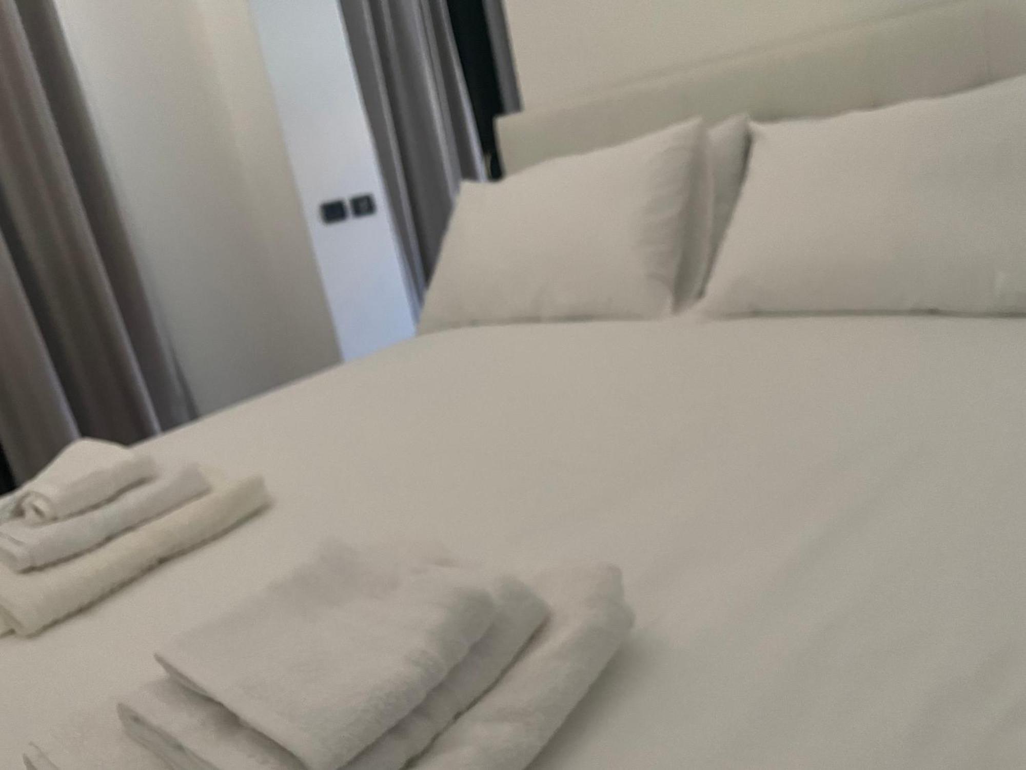 Villa Simona Malpensa Gallarate Buitenkant foto