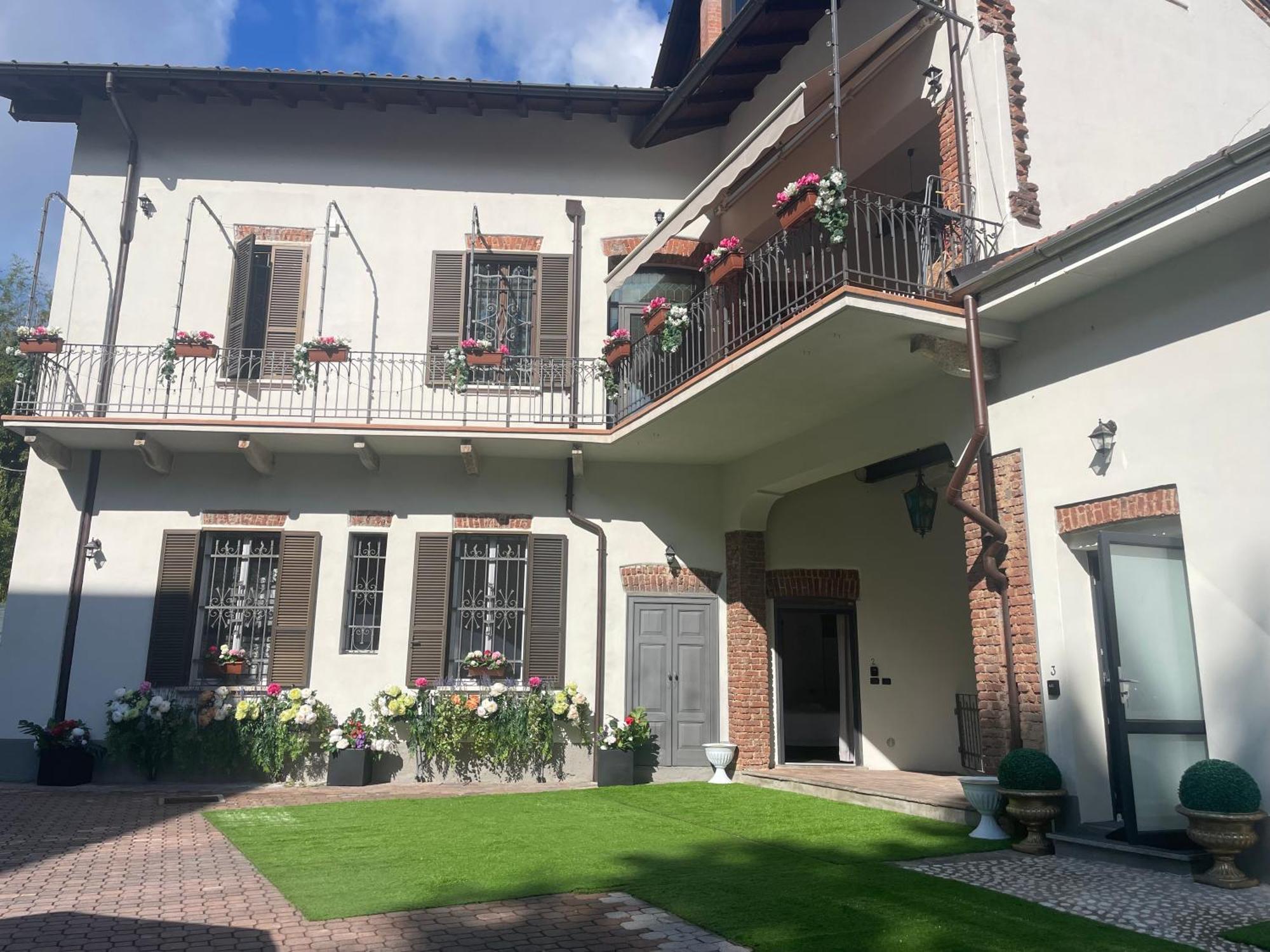 Villa Simona Malpensa Gallarate Buitenkant foto